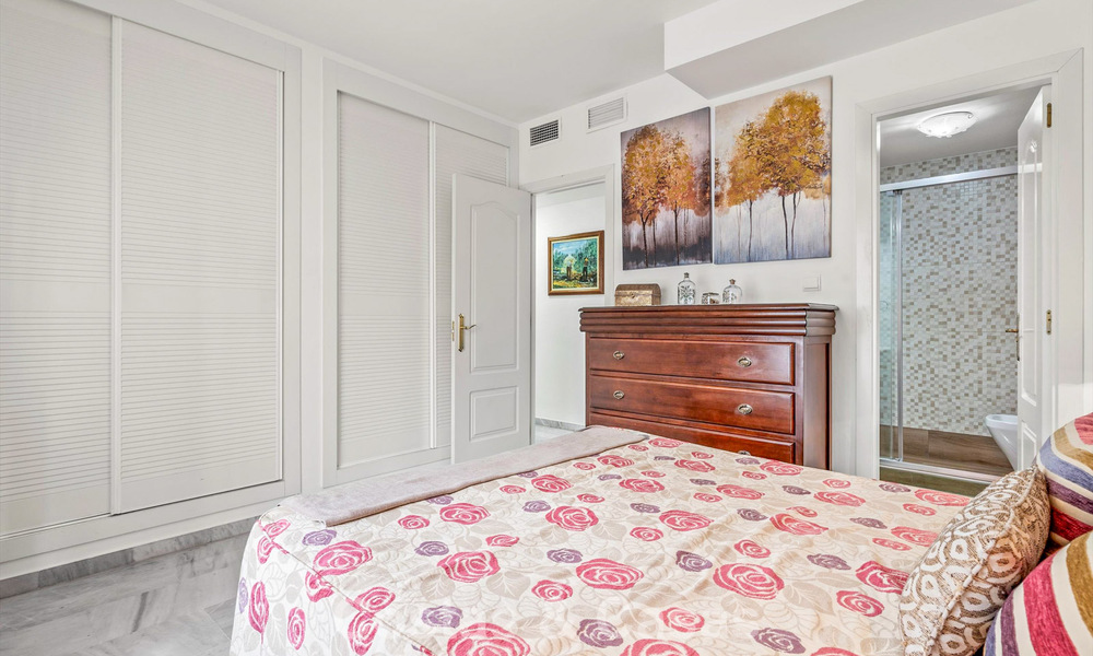 Ático dúplex muy amplio en venta a pocos pasos de todos los servicios en el centro de San Pedro, Marbella 792722