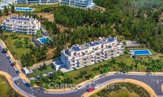 Nuevos apartamentos contemporáneos con vistas panorámicas al mar en venta en Mijas Costa, Mijas 792739 