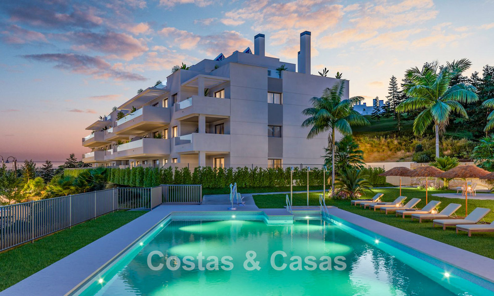 Nuevos apartamentos contemporáneos con vistas panorámicas al mar en venta en Mijas Costa, Mijas 792740