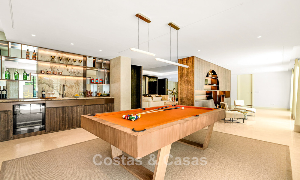 Villa lujosa y atemporal con vistas panorámicas en venta en Nueva Andalucía, Marbella 792897