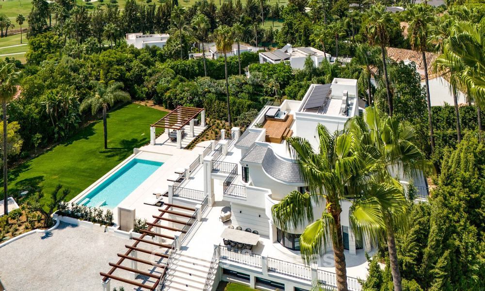 Villa lujosa y atemporal con vistas panorámicas en venta en Nueva Andalucía, Marbella 792904