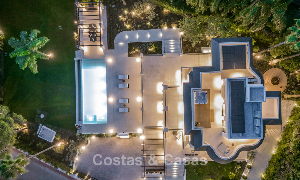 Villa lujosa y atemporal con vistas panorámicas en venta en Nueva Andalucía, Marbella 792909