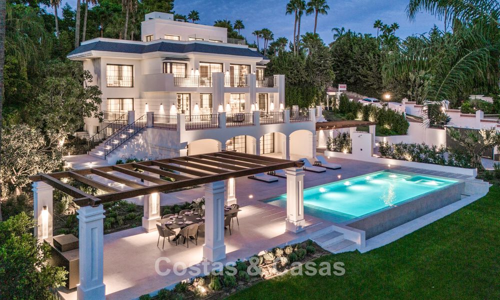 Villa lujosa y atemporal con vistas panorámicas en venta en Nueva Andalucía, Marbella 792910