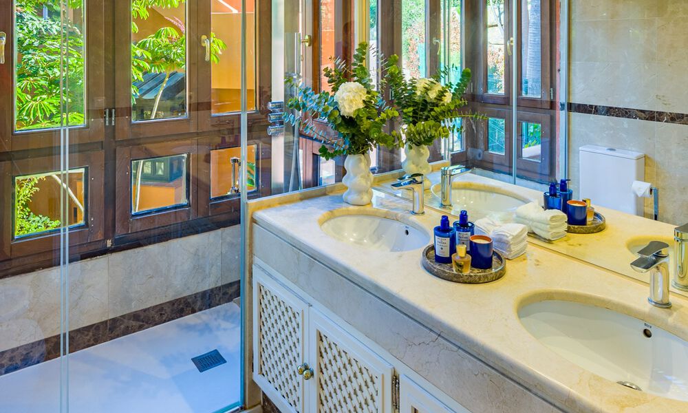 Impresionante apartamento en planta baja con 4 dormitorios en venta en Nueva Andalucía, Marbella 792958