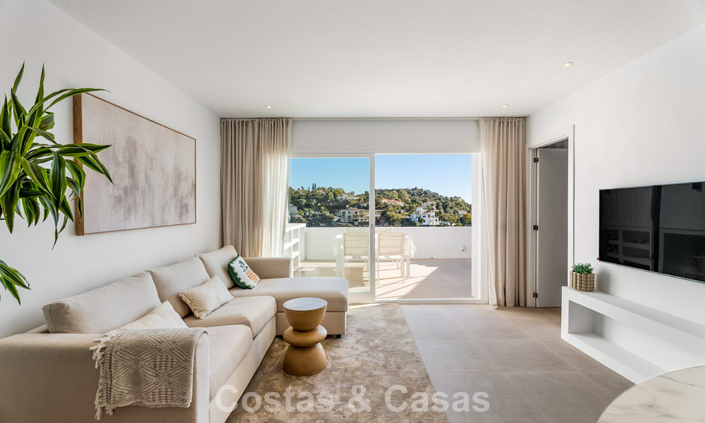 Ático completamente renovado con amplia terraza en la azotea en venta en La Quinta Golf Resort, Benahavís - Marbella 793004