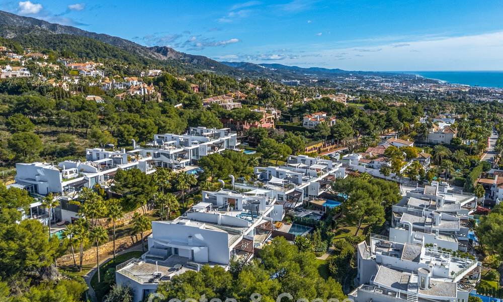Villa pareada moderna en venta con vistas al mar en una comunidad cerrada en Sierra Blanca, la Milla de Oro de Marbella 793040