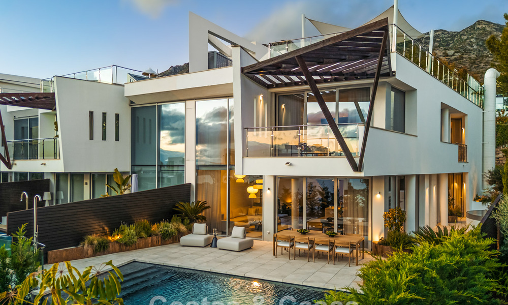 Villa pareada moderna en venta con vistas al mar en una comunidad cerrada en Sierra Blanca, la Milla de Oro de Marbella 793052