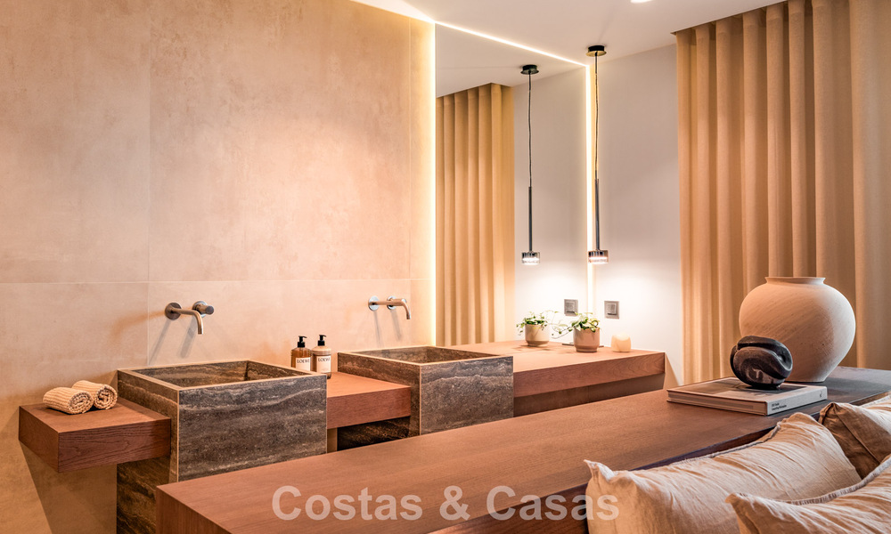 Exclusiva casa adosada con vistas panorámicas en venta en el valle del golf de Nueva Andalucía, Marbella 793282