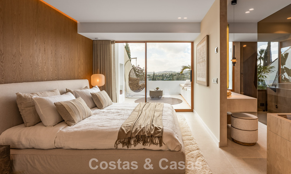 Elegante casa adosada lista para entrar a vivir con 4 dormitorios en venta en Aloha, Nueva Andalucía, Marbella 793253