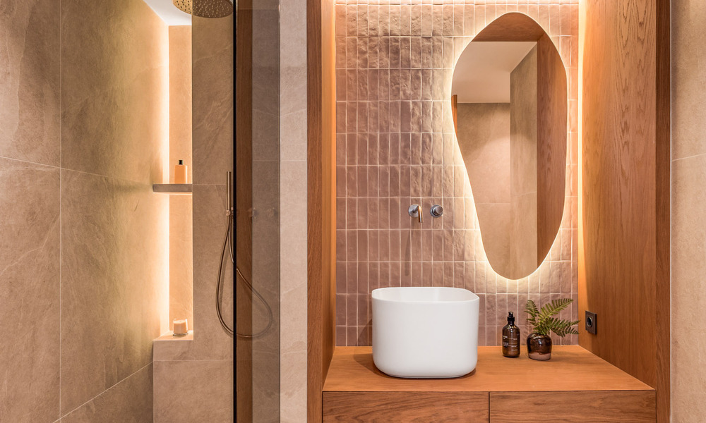 Elegante casa adosada lista para entrar a vivir con 4 dormitorios en venta en Aloha, Nueva Andalucía, Marbella 793258