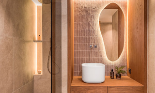 Elegante casa adosada lista para entrar a vivir con 4 dormitorios en venta en Aloha, Nueva Andalucía, Marbella 793258 