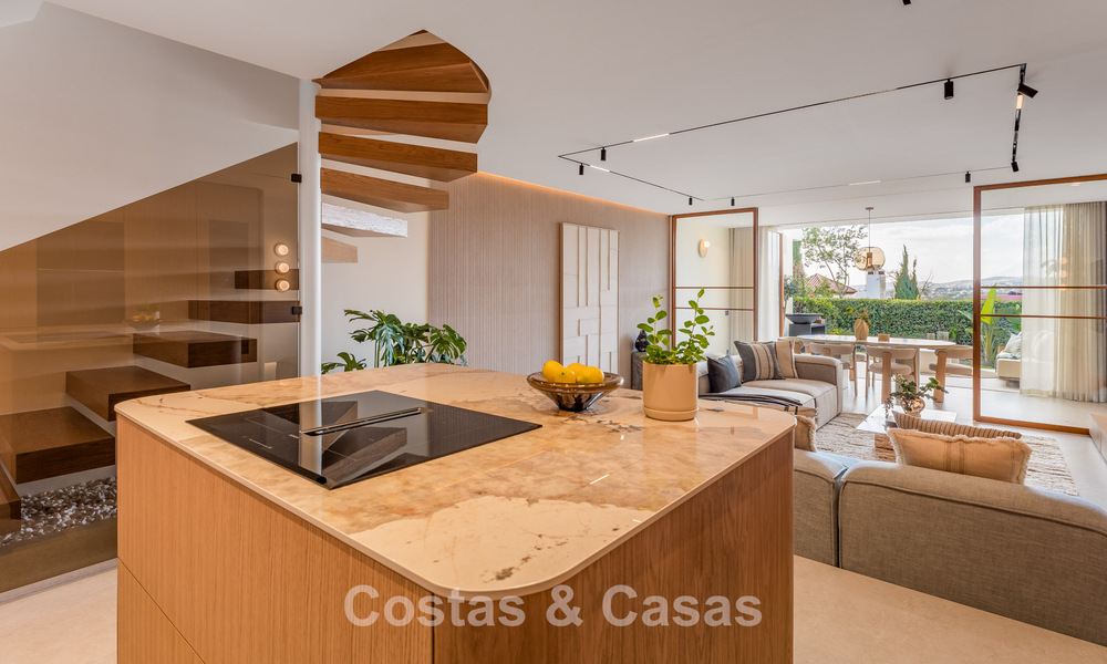 Elegante casa adosada lista para entrar a vivir con 4 dormitorios en venta en Aloha, Nueva Andalucía, Marbella 793262
