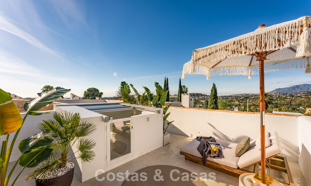 Elegante casa adosada lista para entrar a vivir con 4 dormitorios en venta en Aloha, Nueva Andalucía, Marbella 793264