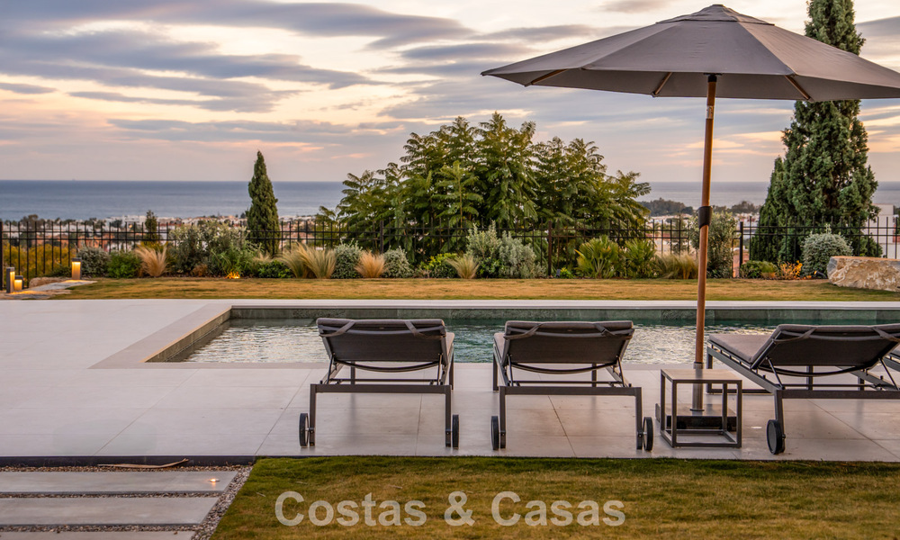 Villa mediterránea contemporánea lista para entrar a vivir, con vistas al mar sin interrupciones, en venta en Benahavís - Marbella 793400