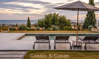 Villa mediterránea contemporánea lista para entrar a vivir, con vistas al mar sin interrupciones, en venta en Benahavís - Marbella 793400 