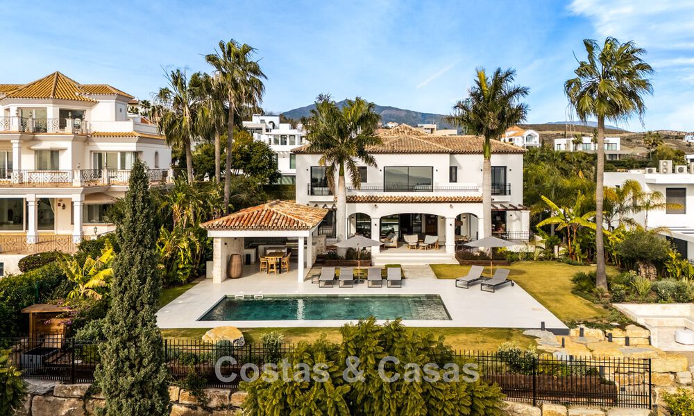 Villa mediterránea contemporánea lista para entrar a vivir, con vistas al mar sin interrupciones, en venta en Benahavís - Marbella 793405