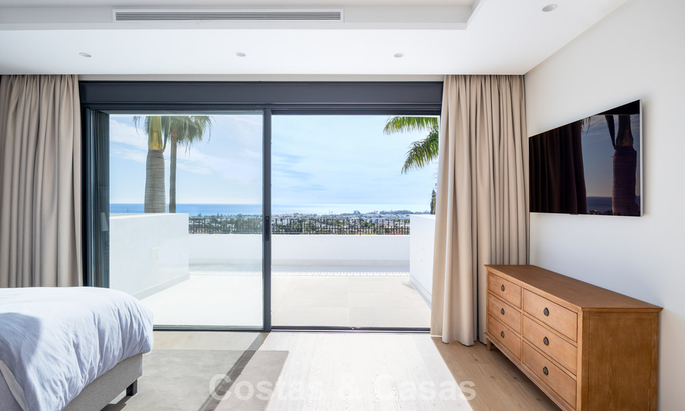 Villa mediterránea contemporánea lista para entrar a vivir, con vistas al mar sin interrupciones, en venta en Benahavís - Marbella 793419