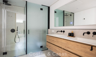 Villa mediterránea contemporánea lista para entrar a vivir, con vistas al mar sin interrupciones, en venta en Benahavís - Marbella 793420 