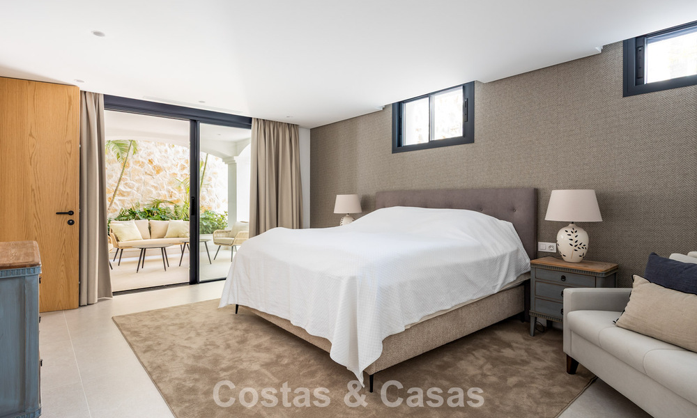 Villa mediterránea contemporánea lista para entrar a vivir, con vistas al mar sin interrupciones, en venta en Benahavís - Marbella 793421