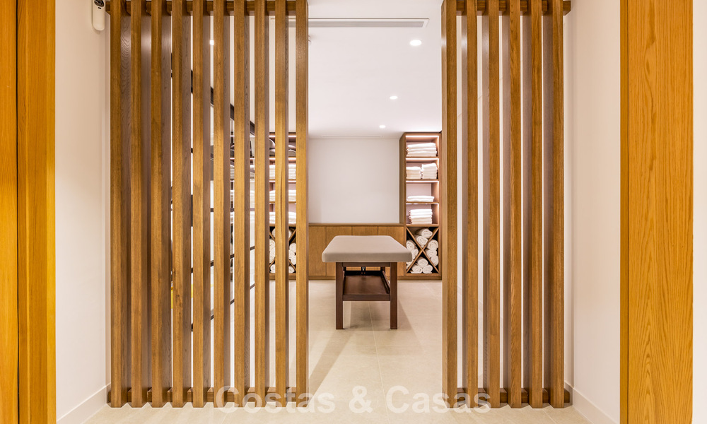 Villa mediterránea contemporánea lista para entrar a vivir, con vistas al mar sin interrupciones, en venta en Benahavís - Marbella 793424