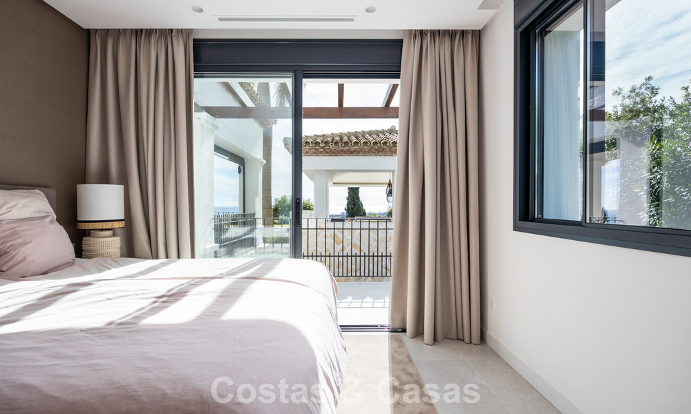 Villa mediterránea contemporánea lista para entrar a vivir, con vistas al mar sin interrupciones, en venta en Benahavís - Marbella 793430