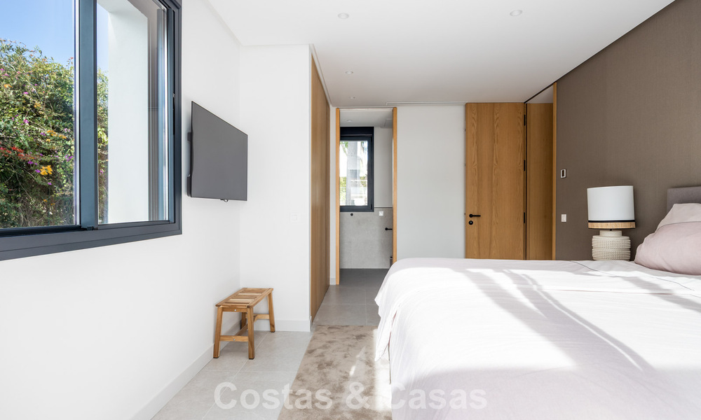 Villa mediterránea contemporánea lista para entrar a vivir, con vistas al mar sin interrupciones, en venta en Benahavís - Marbella 793431