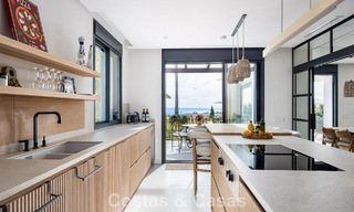 Villa mediterránea contemporánea lista para entrar a vivir, con vistas al mar sin interrupciones, en venta en Benahavís - Marbella 793434 