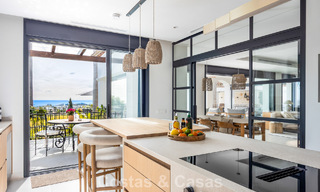 Villa mediterránea contemporánea lista para entrar a vivir, con vistas al mar sin interrupciones, en venta en Benahavís - Marbella 793435 