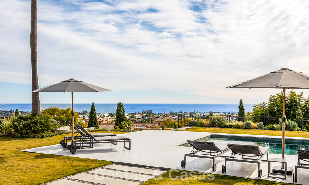 Villa mediterránea contemporánea lista para entrar a vivir, con vistas al mar sin interrupciones, en venta en Benahavís - Marbella 793445