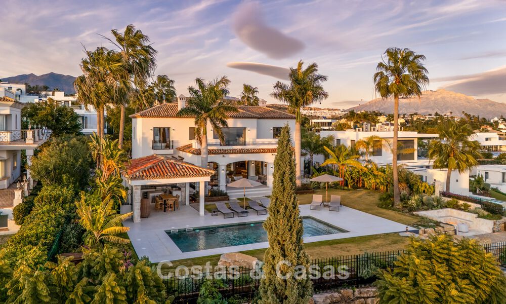 Villa mediterránea contemporánea lista para entrar a vivir, con vistas al mar sin interrupciones, en venta en Benahavís - Marbella 793450
