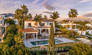 Villa mediterránea contemporánea lista para entrar a vivir, con vistas al mar sin interrupciones, en venta en Benahavís - Marbella 793450 