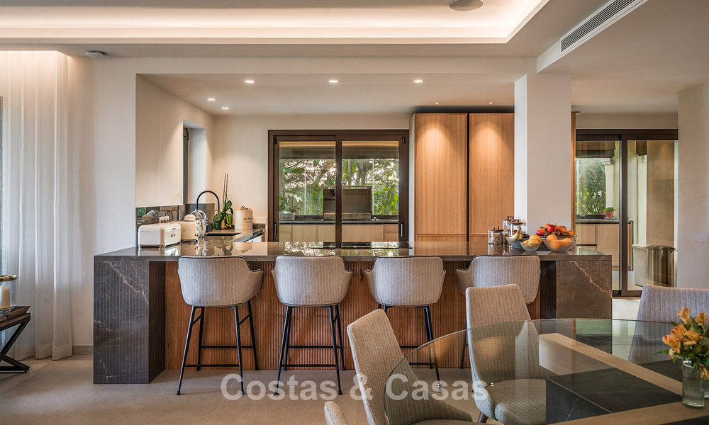 Exclusivo apartamento con jardín y piscina privada en venta en Aloha, Nueva Andalucía, Marbella 793472