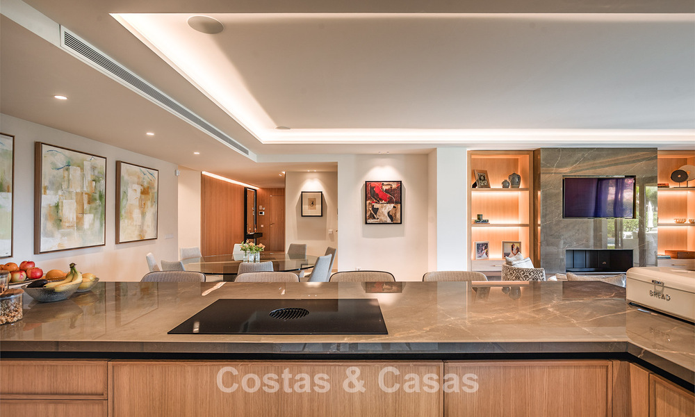 Exclusivo apartamento con jardín y piscina privada en venta en Aloha, Nueva Andalucía, Marbella 793473