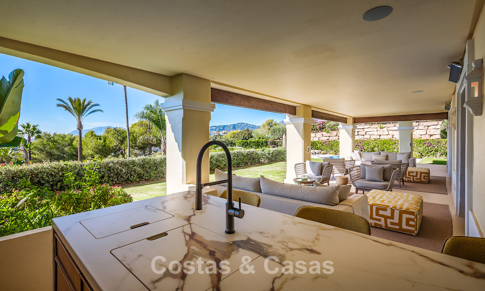 Exclusivo apartamento con jardín y piscina privada en venta en Aloha, Nueva Andalucía, Marbella 793478