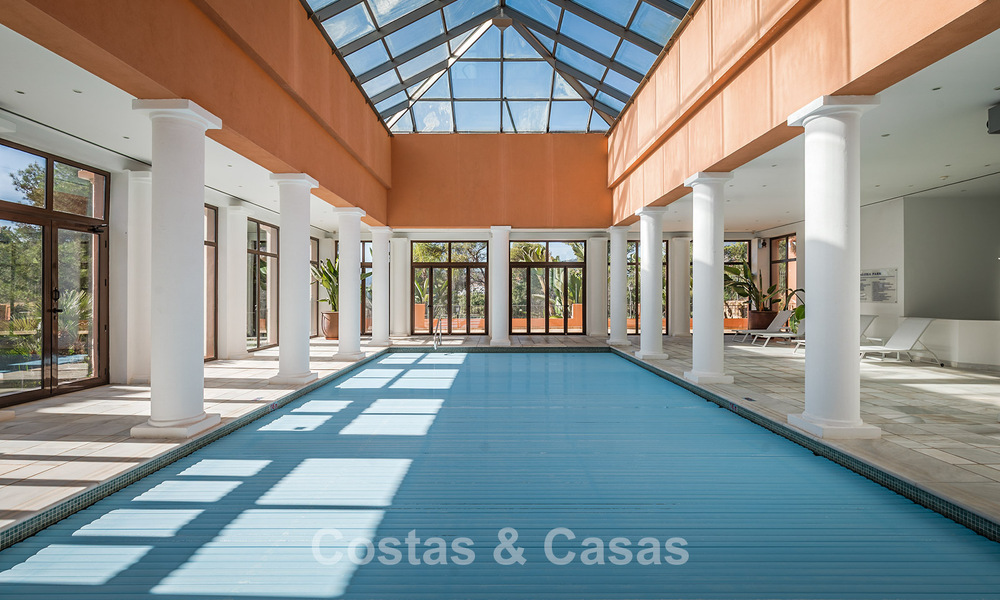 Exclusivo apartamento con jardín y piscina privada en venta en Aloha, Nueva Andalucía, Marbella 793487