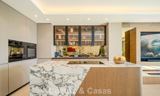 Apartamento listo para entrar a vivir, contemporánea, con 4 dormitorios en venta en la Milla de Oro de Marbella 793594 