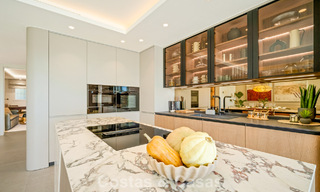 Apartamento listo para entrar a vivir, contemporánea, con 4 dormitorios en venta en la Milla de Oro de Marbella 793595 