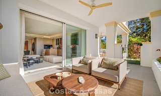 Apartamento listo para entrar a vivir, contemporánea, con 4 dormitorios en venta en la Milla de Oro de Marbella 793601 