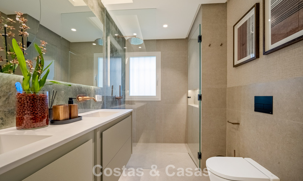 Apartamento listo para entrar a vivir, contemporánea, con 4 dormitorios en venta en la Milla de Oro de Marbella 793607