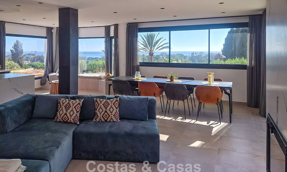Elegante villa moderna a poca distancia de la playa en venta en Elviria, al este del centro de Marbella 793633