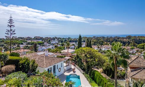 Elegante villa moderna a poca distancia de la playa en venta en Elviria, al este del centro de Marbella 793638