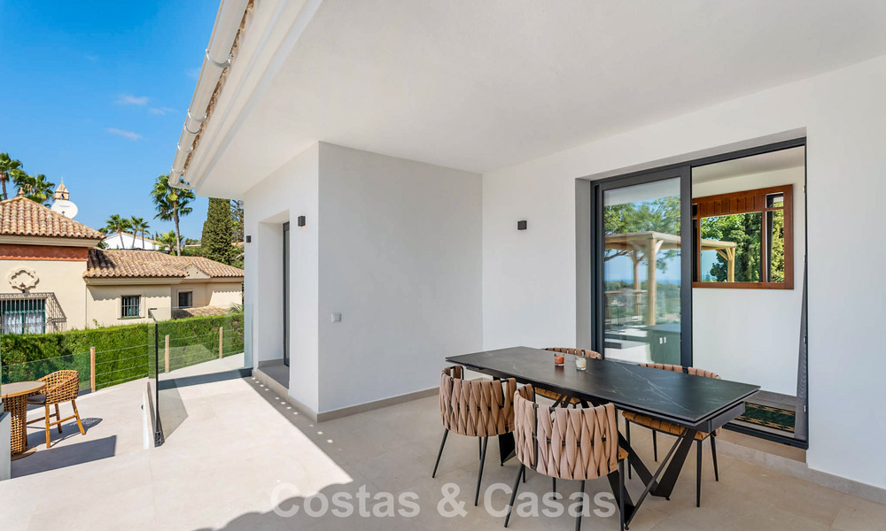 Elegante villa moderna a poca distancia de la playa en venta en Elviria, al este del centro de Marbella 793640