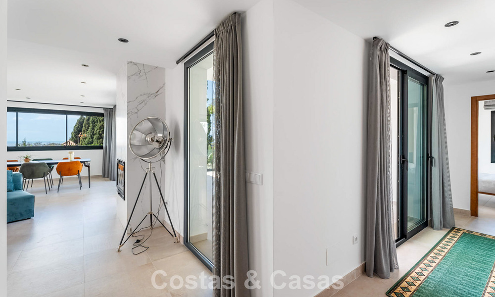 Elegante villa moderna a poca distancia de la playa en venta en Elviria, al este del centro de Marbella 793642