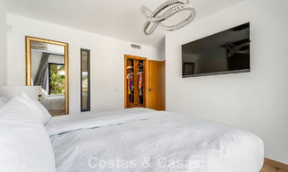 Elegante villa moderna a poca distancia de la playa en venta en Elviria, al este del centro de Marbella 793645 