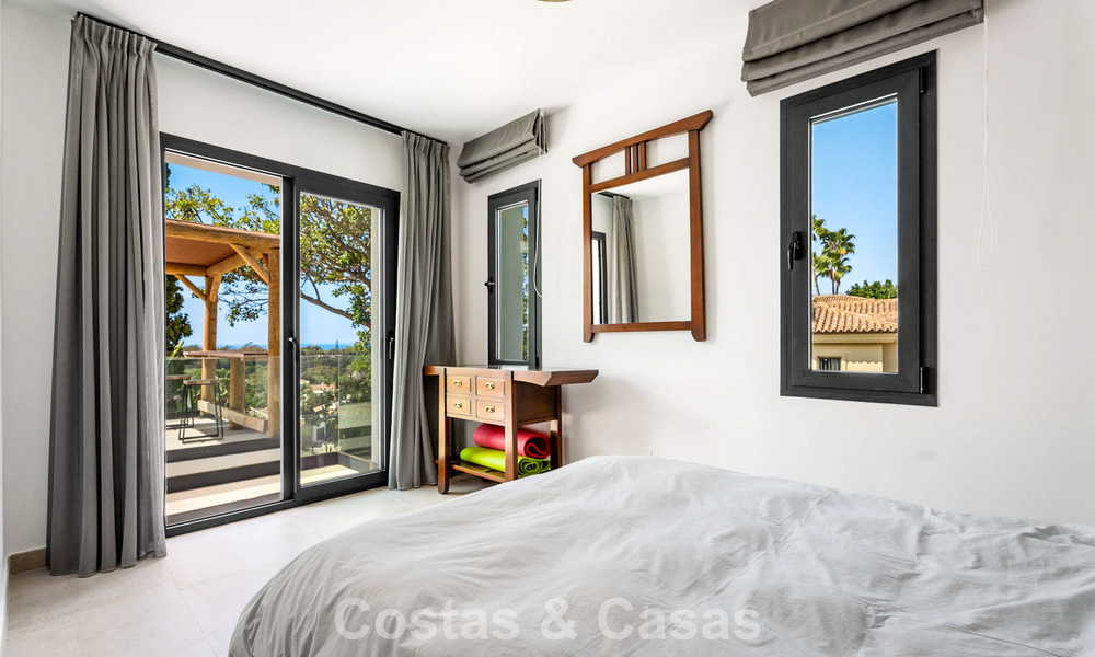 Elegante villa moderna a poca distancia de la playa en venta en Elviria, al este del centro de Marbella 793647
