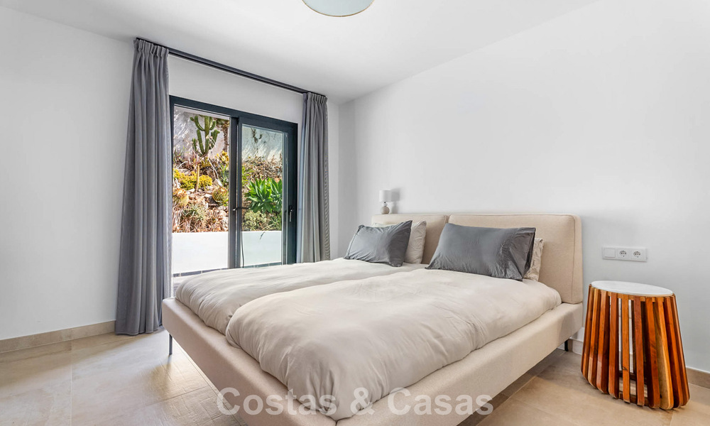 Elegante villa moderna a poca distancia de la playa en venta en Elviria, al este del centro de Marbella 793655
