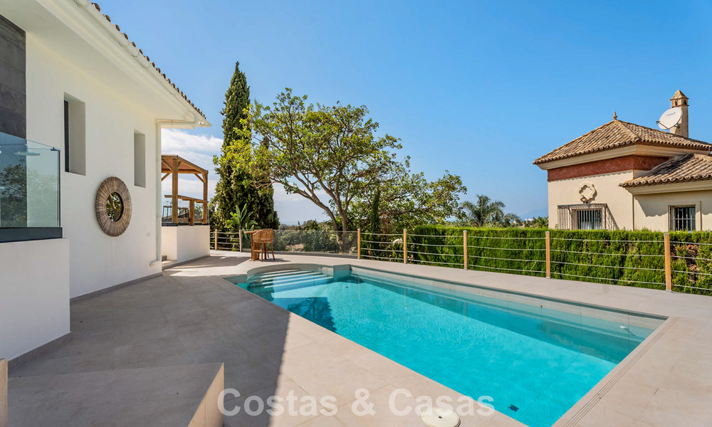Elegante villa moderna a poca distancia de la playa en venta en Elviria, al este del centro de Marbella 793661