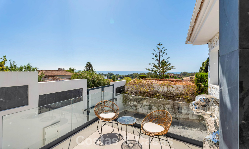 Elegante villa moderna a poca distancia de la playa en venta en Elviria, al este del centro de Marbella 793663