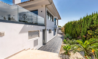 Elegante villa moderna a poca distancia de la playa en venta en Elviria, al este del centro de Marbella 793668 