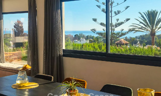 Elegante villa moderna a poca distancia de la playa en venta en Elviria, al este del centro de Marbella 793672 